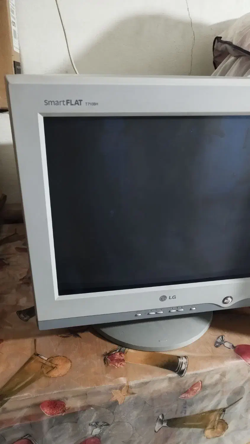 فروش مانیتور قدیمی کار کرده|قطعات و لوازم جانبی رایانه|همدان, |دیوار