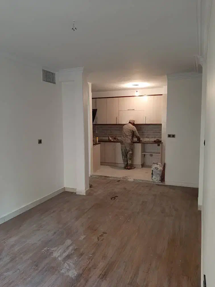 میدان صدم ۵۵ متر پارکینگ و انباری طبقه اول