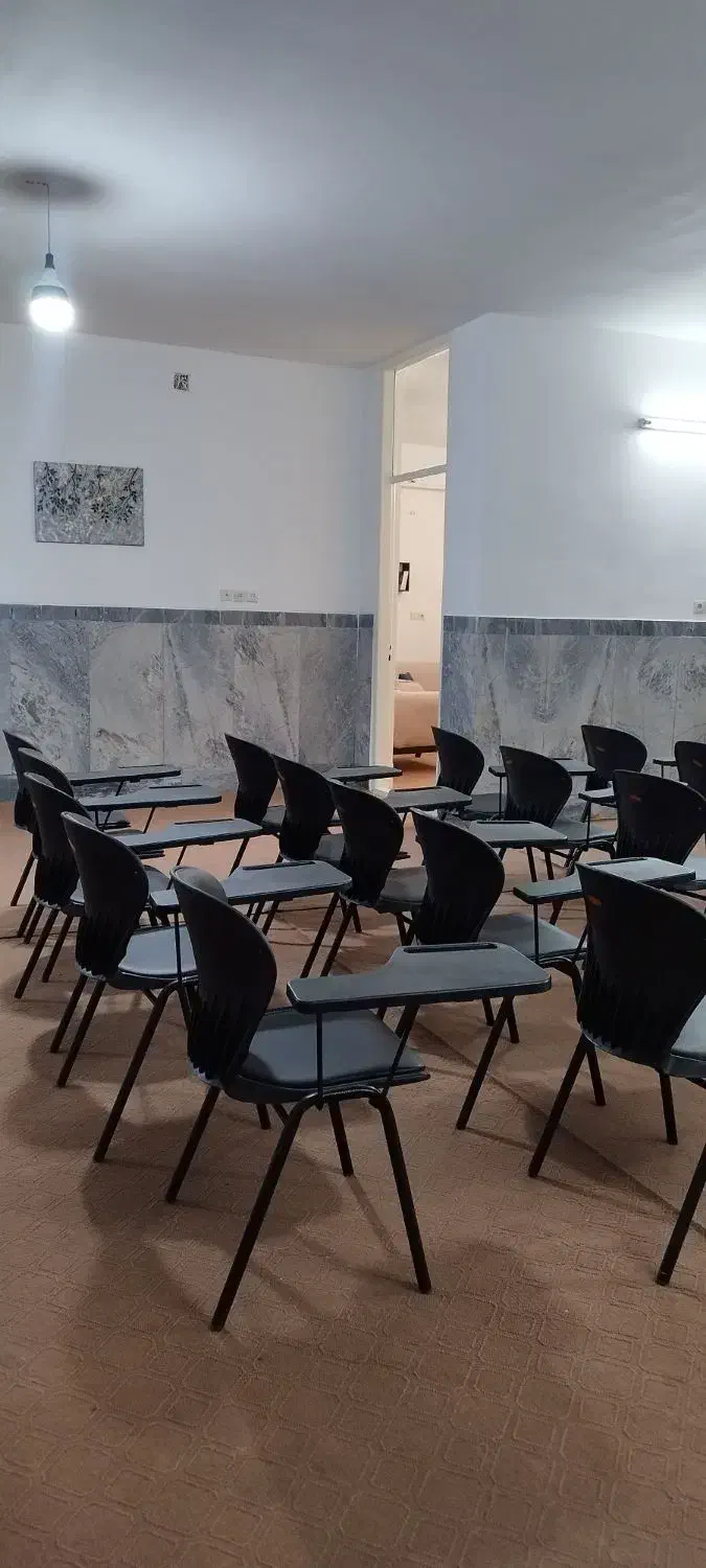 اجاره ساعتی اتاق و فضای آموزشی|اجارهٔ کوتاه‌مدت دفتر کار و فضای آموزشی|قم, بلوار امین و ساحلی|دیوار