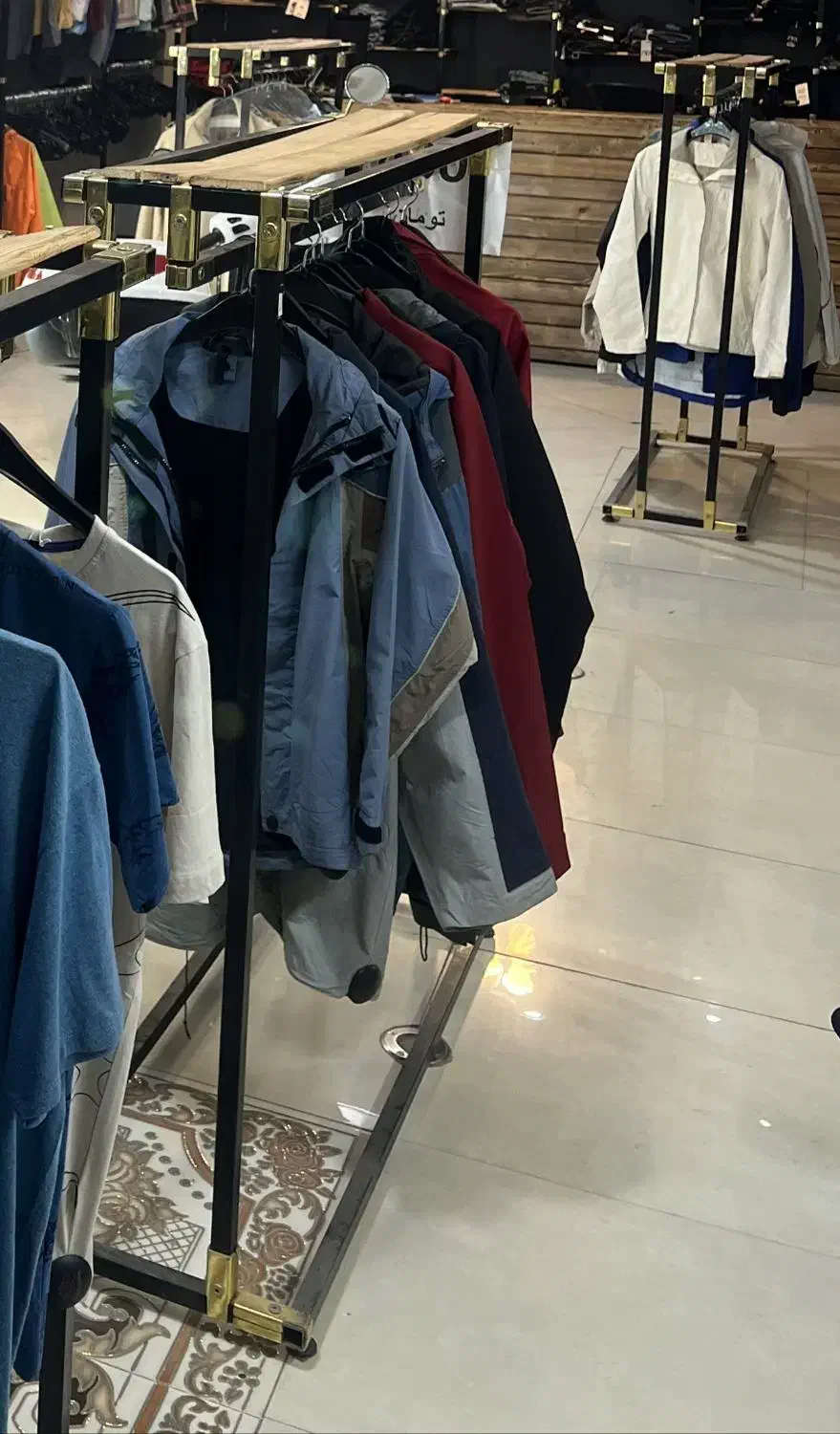 رگال لباس در حد نو|فروشگاه و مغازه|محمدشهر, محمدشهر|دیوار