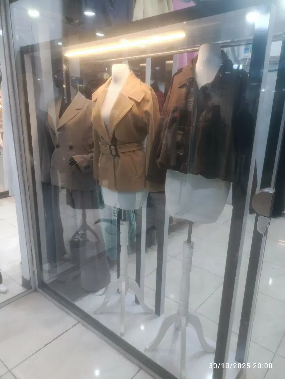 فروش ویترین مانکن MDF|فروشگاه و مغازه|دهدشت, |دیوار