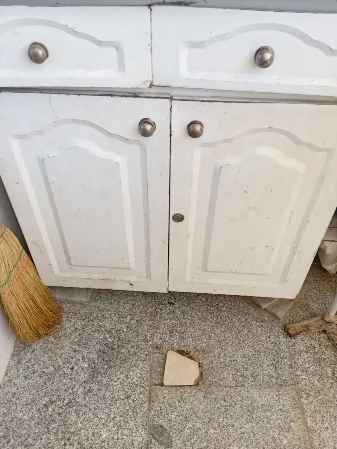 کمد|جاکفشی، کمد، دراور|نهاوند, |دیوار