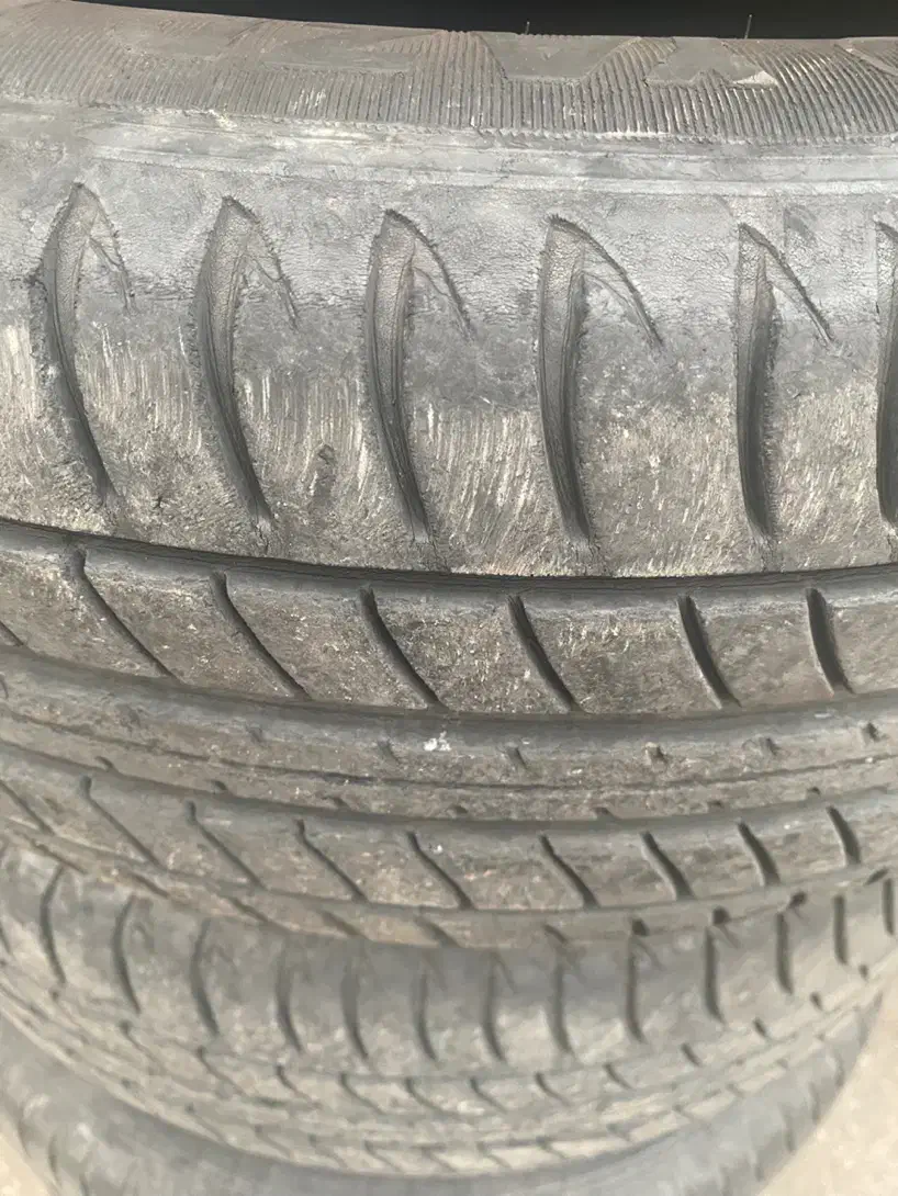 لاستیک ماشین اج سی کراس|قطعات یدکی و لوازم جانبی|رشت, جهاد|دیوار