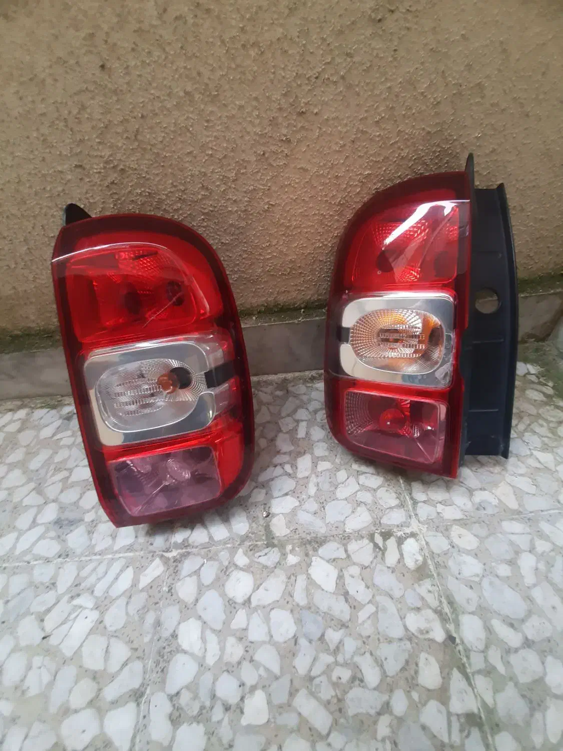 چراغ عقب داستر ۲۰۱۷|قطعات یدکی و لوازم جانبی|رشت, دیلمان|دیوار