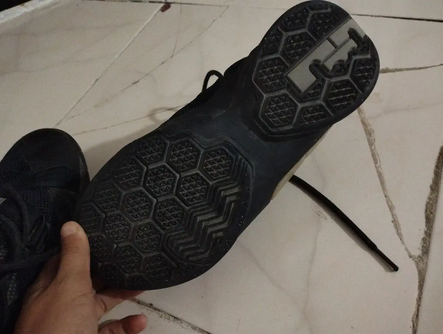 کفش بسکتبال|کیف، کفش، کمربند|گلبهار, شهر جدید گلبهار|دیوار