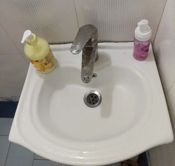 روشویی سنگی کارکرده تمیز|لوازم سرویس بهداشتی|حبیب آباد, |دیوار