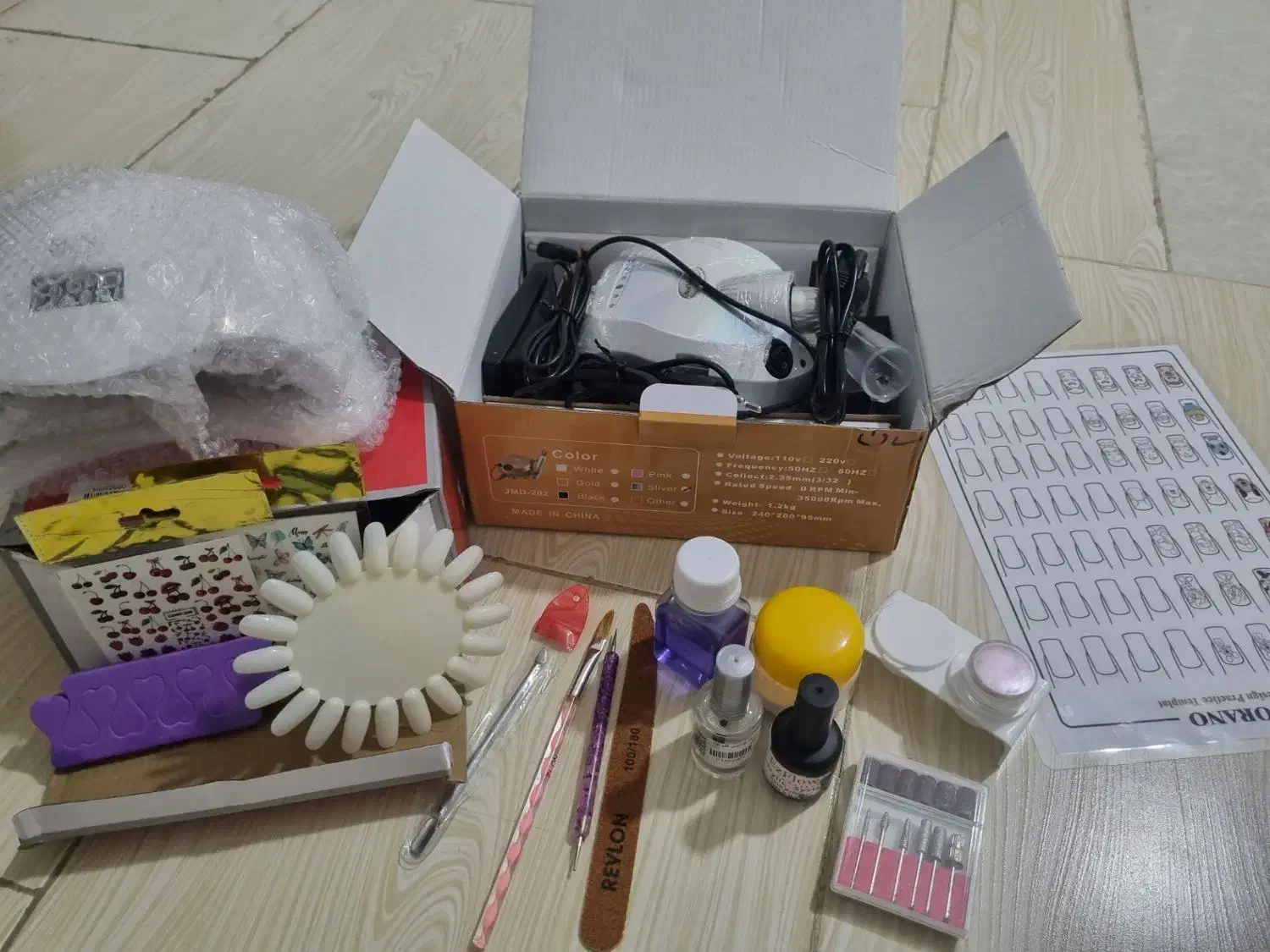 وسایل ناخن کاری ب فروش میرسد|آرایشگاه و سالنهای زیبایی|بومهن, |دیوار