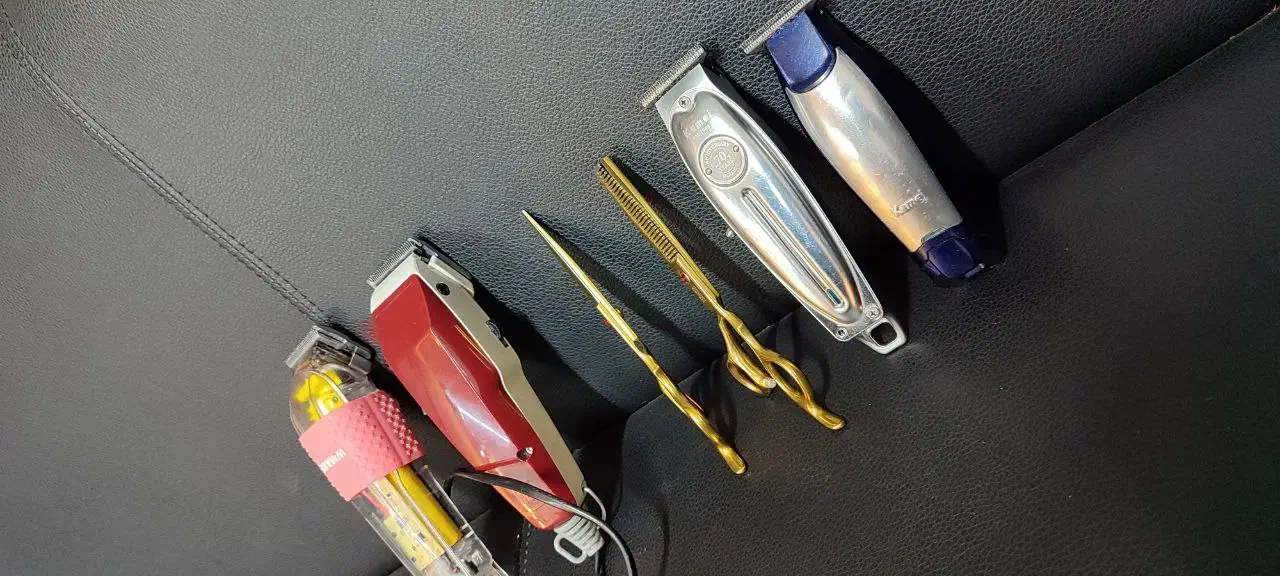 دو عدد خط زن یک عدد ماشین موزر|آرایشی، بهداشتی، درمانی|بوکان, |دیوار