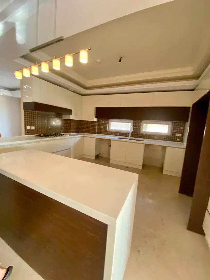 اجاره واحد ۲۲۰متر الهیه /3خواب/۲پارکینگ/فول مشاعات