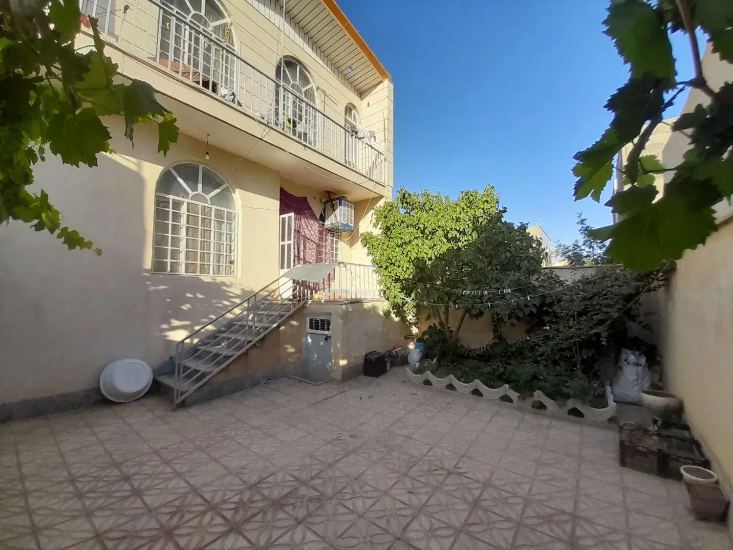 فروش خانه ویلایی ۳۴۰ متری ۴ خوابه|فروش خانه و ویلا|نهاوند, |دیوار