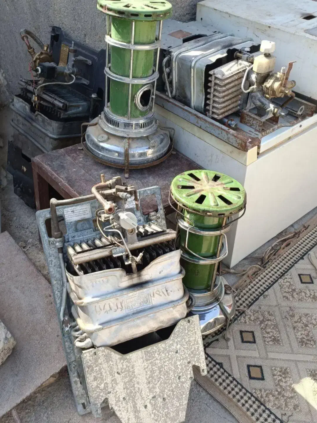 خریدار  چراغ عالی نسب  وسماور  خراب و بدون مصرف|خدمات پیشه و مهارت|زابل, |دیوار