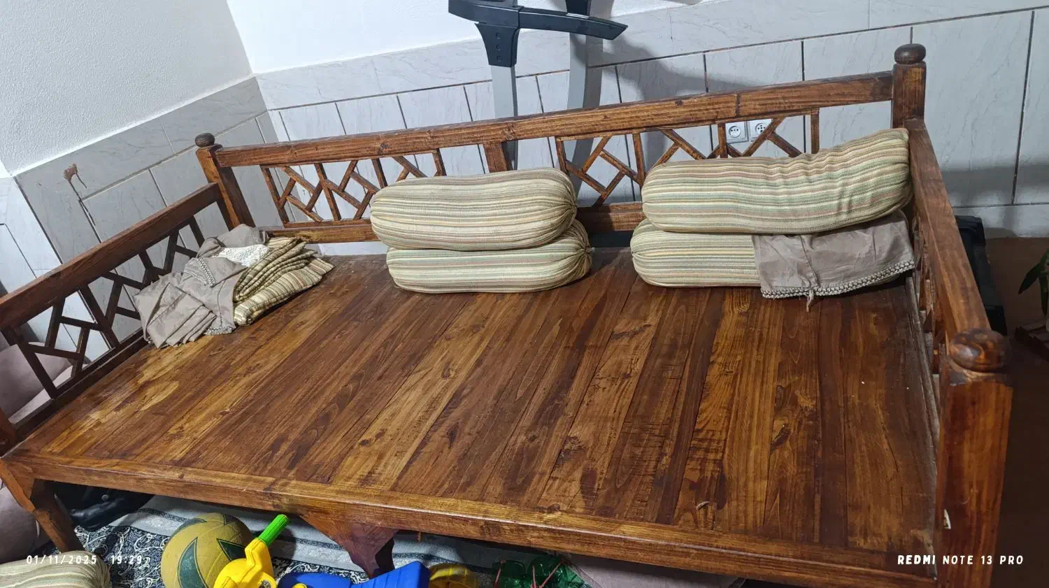 تخت سنتی چوبی نو|مبلمان خانگی و میز عسلی|شاهینشهر, گزبرخوار|دیوار