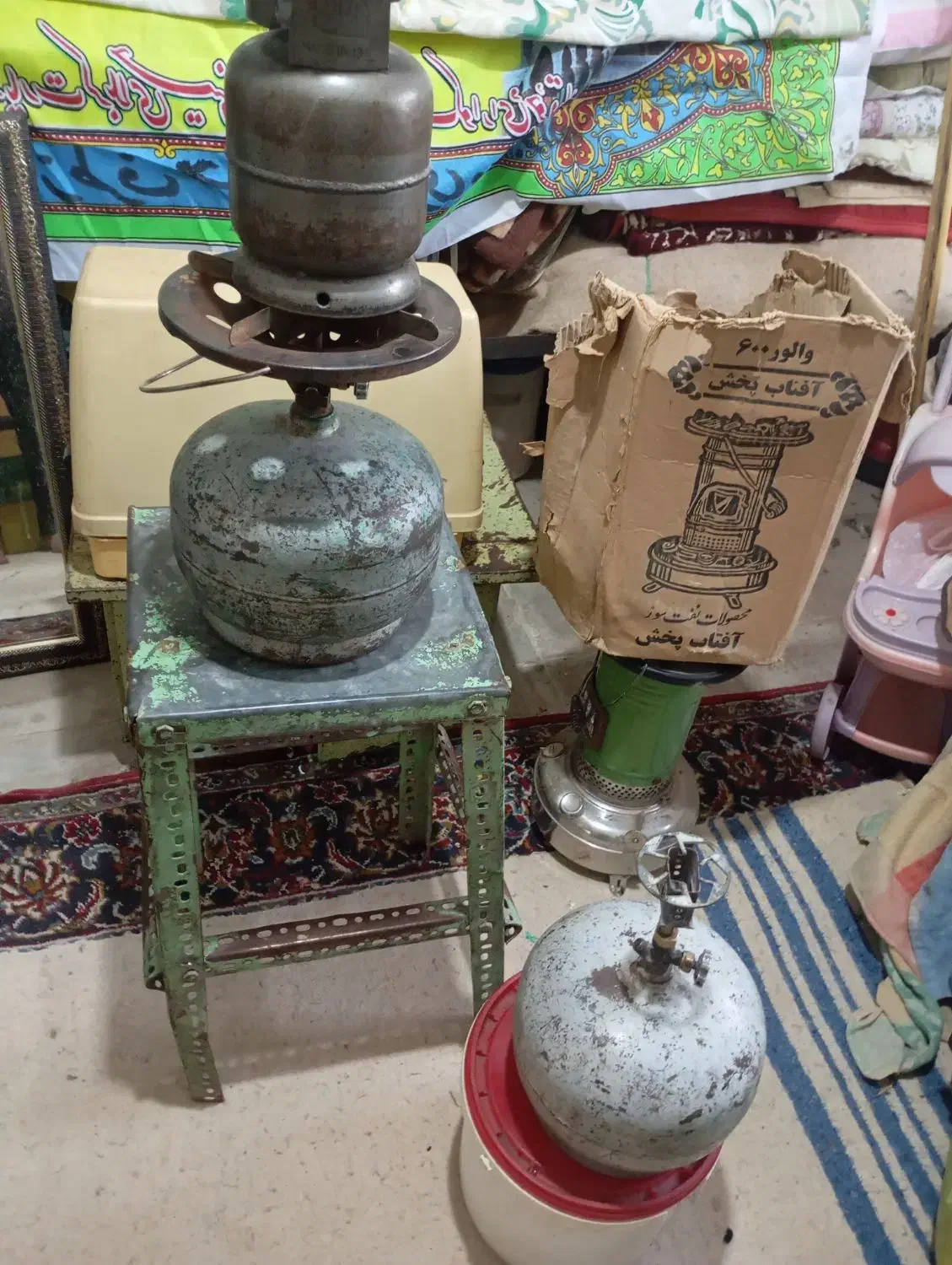 دیگ مسی قدیمی بزرگ معرف به دیگ امام حسینی|ظروف پختوپز|گنبکی, |دیوار