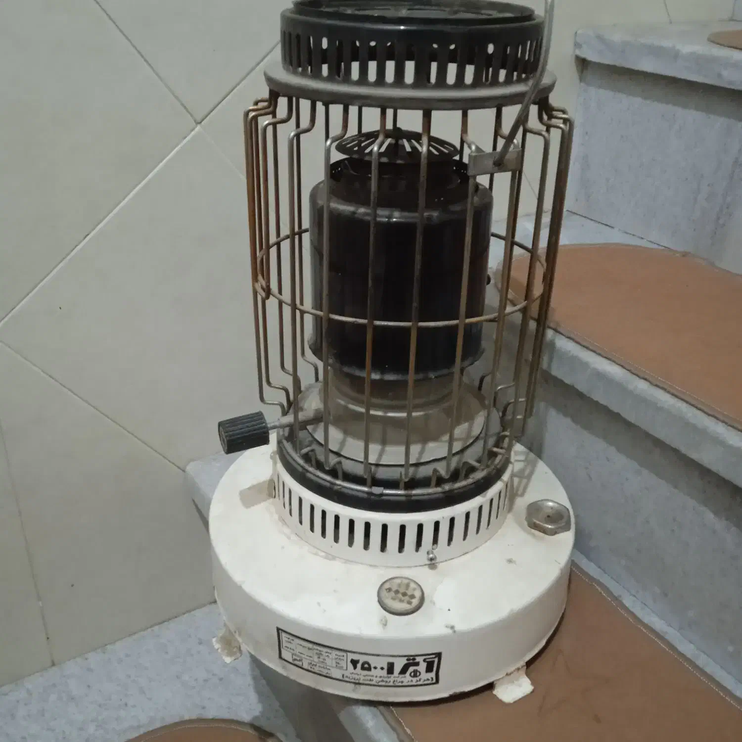 چراغ نفتی|لامپ و چراغ|همدان, |دیوار