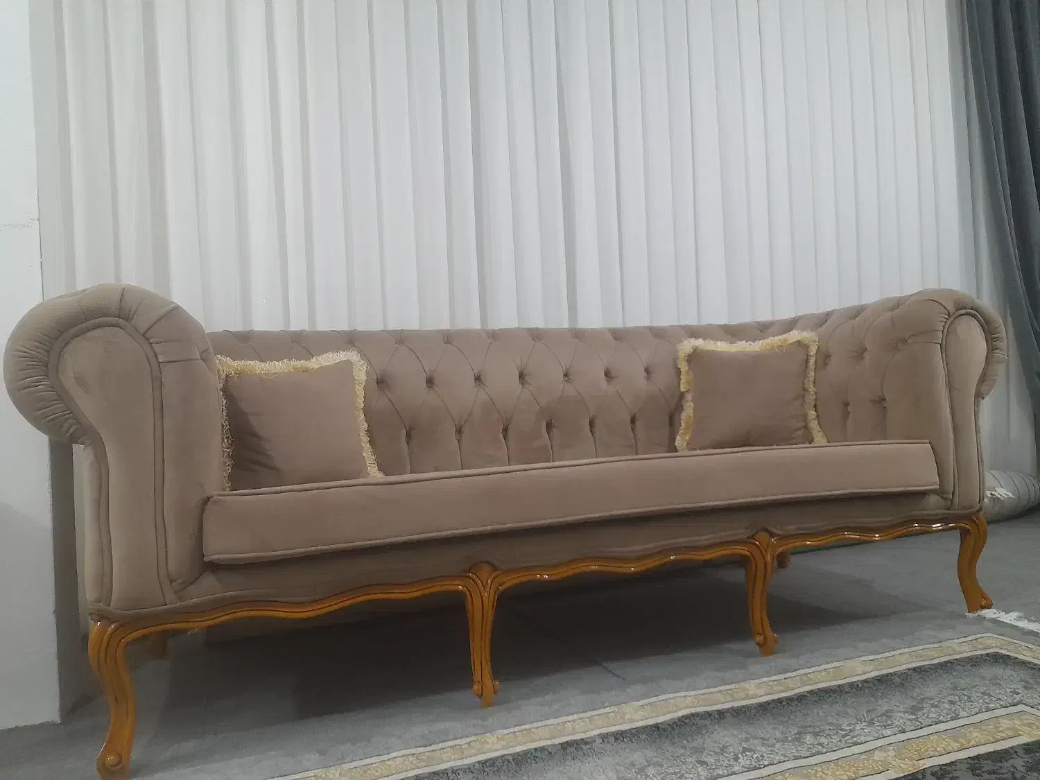 مبل سه نفره چستر باکلاس|مبلمان خانگی و میز عسلی|نیشابور, ده حلاج|دیوار