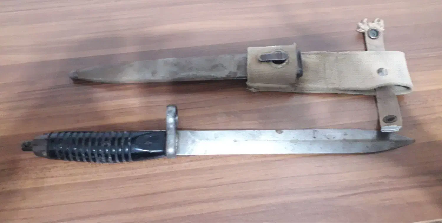 کارد سنگری|کلکسیون اشیاء عتیقه|داران, |دیوار