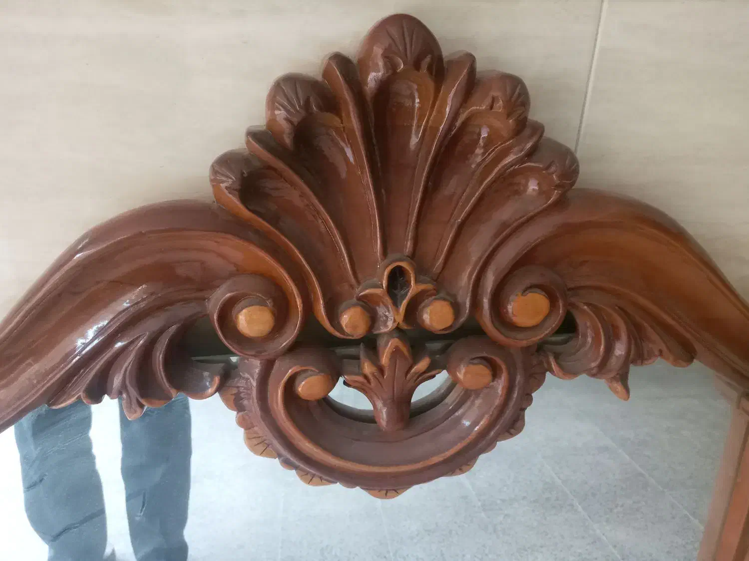 آینه|آینه|اسلامشهر, باغ فیض|دیوار