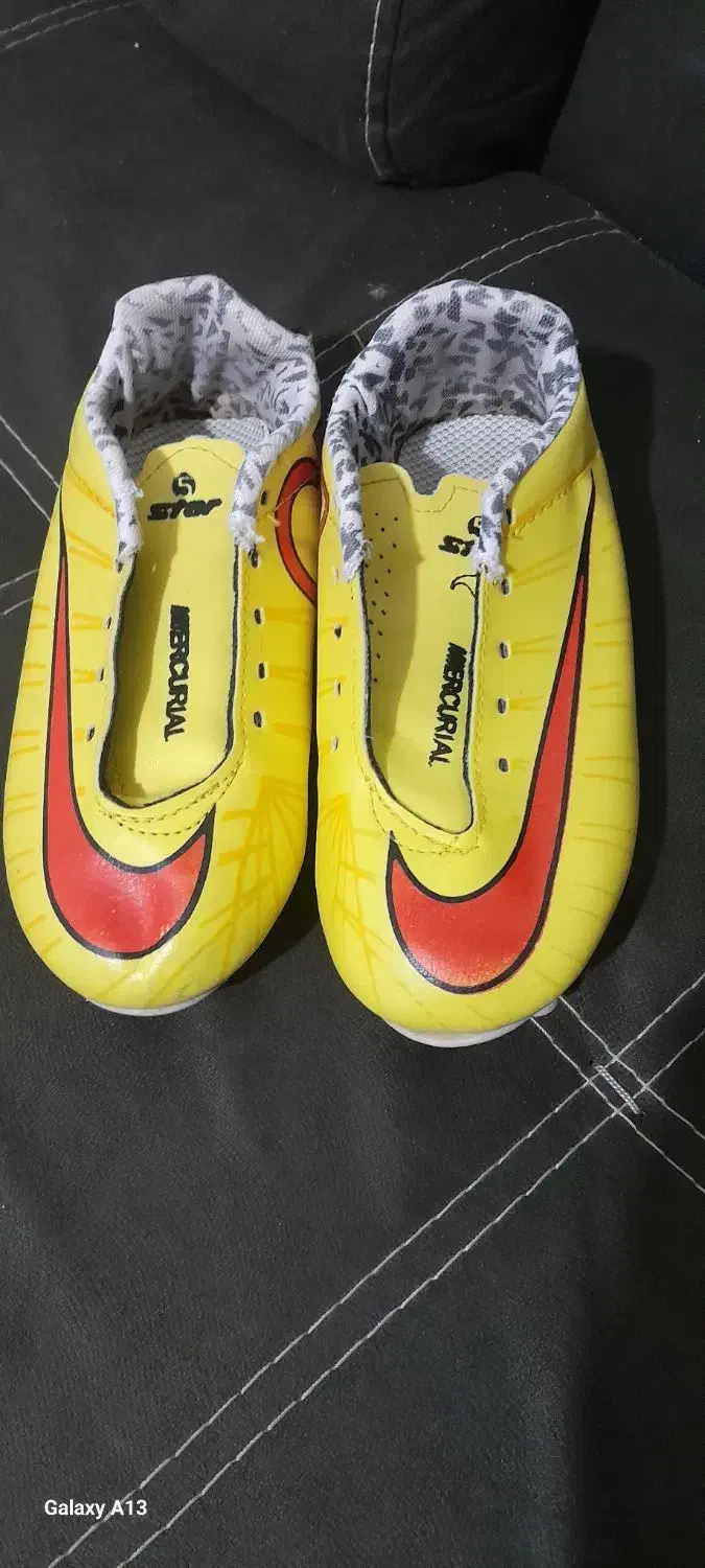 کفش فوتبال مخصوص چمن سایز ۳۴|کیف، کفش، کمربند|ملارد, |دیوار