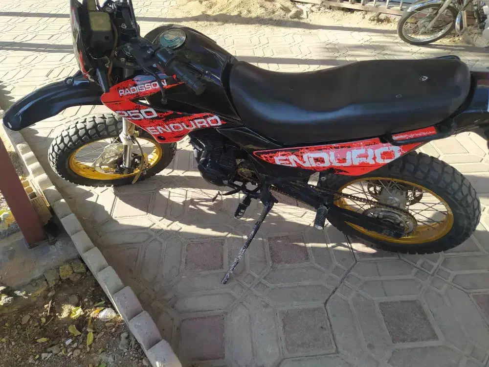 موتور تریل 250 .|موتورسیکلت|سمیرم, |دیوار