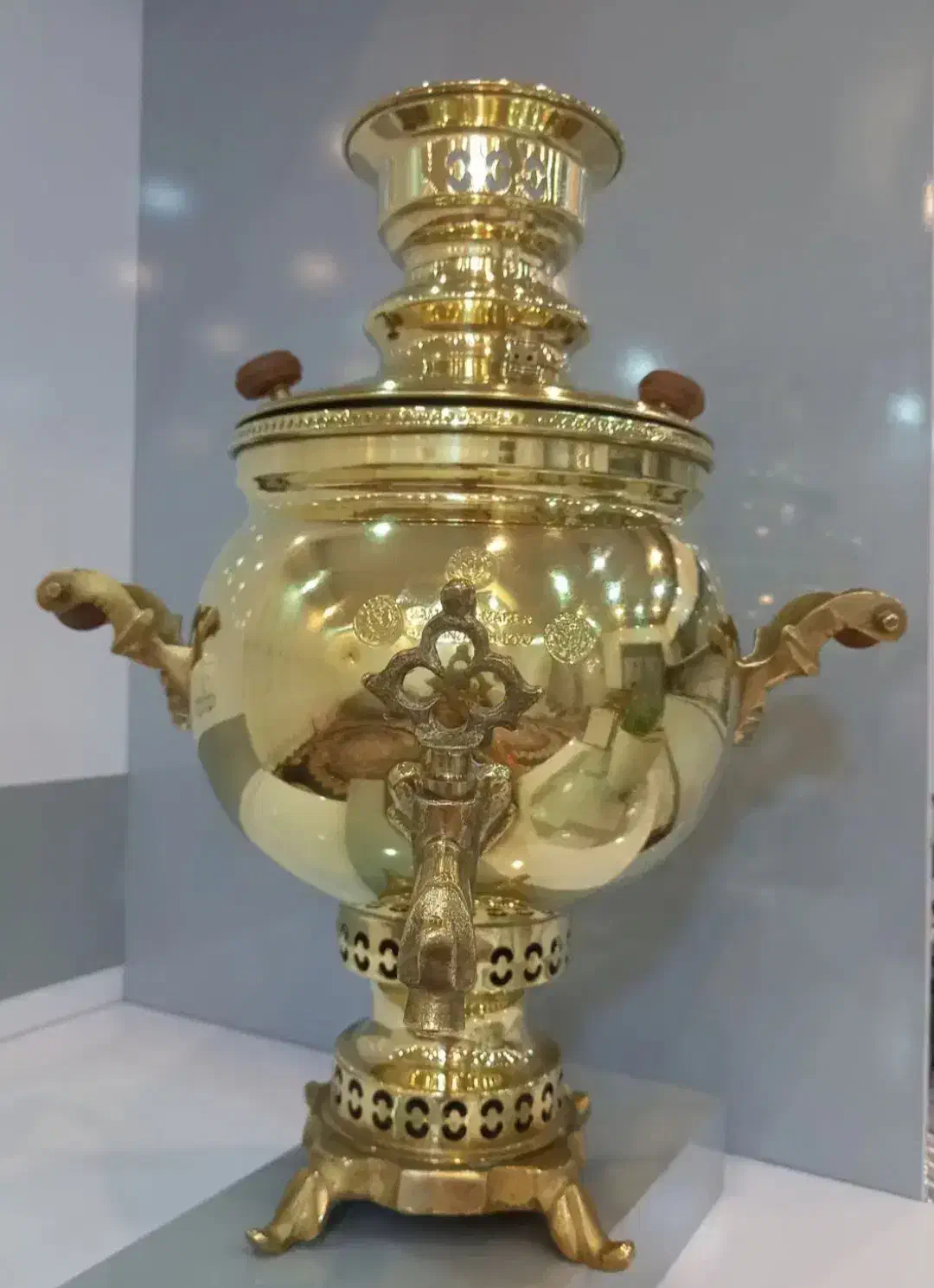 سماور و ساعت برنزی سنگین|صنایع دستی و سایر لوازم تزئینی|هریس, |دیوار