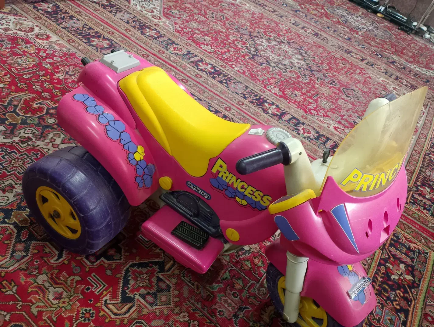 موتور باطری دار اصل ایتالیا|اسباب‌بازی بچه|خوی, |دیوار