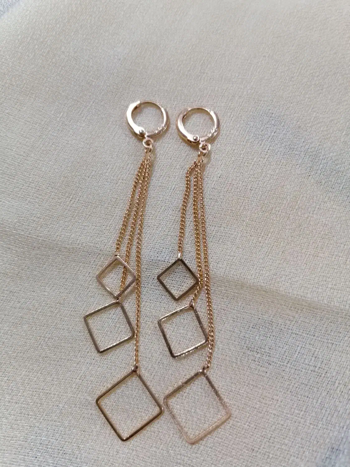 گوشواره|بدلیجات|بندر انزلی, چهارفریضه|دیوار