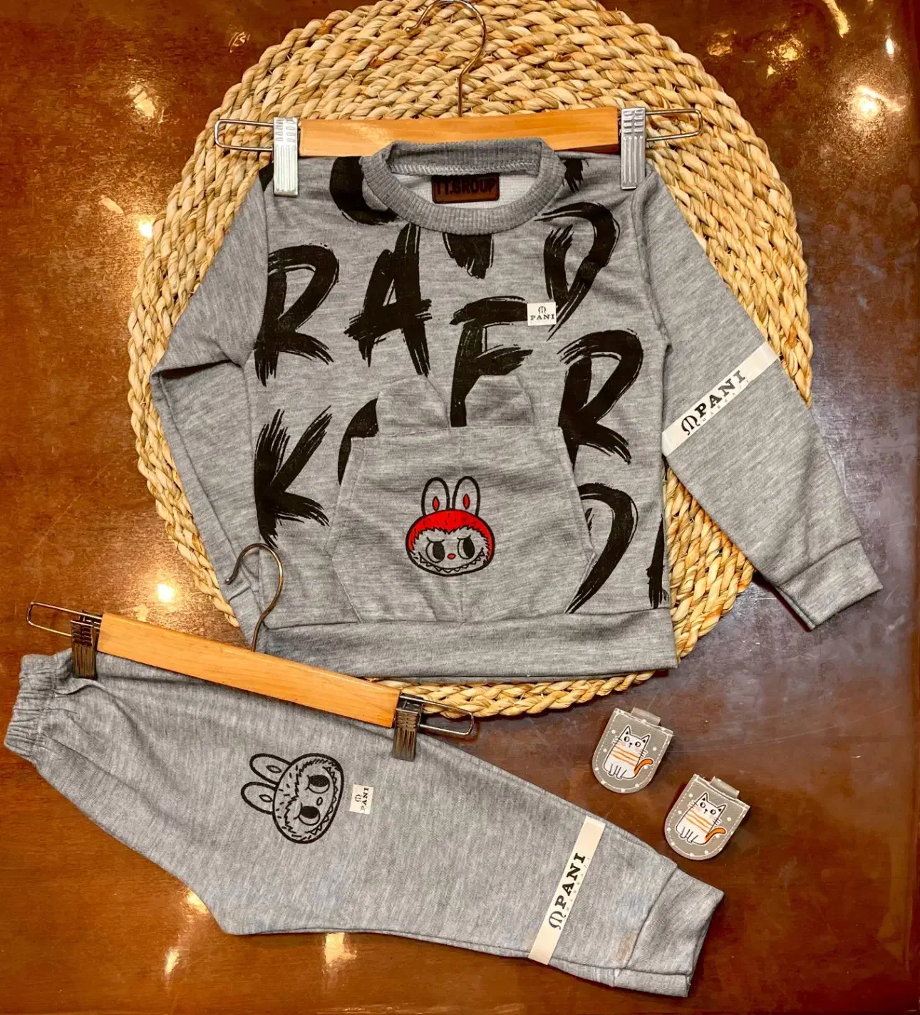 تیراژ عمده - ست لبوبو جیبدار طوسی|کفش و لباس بچه|نیشابور, ابراهیمی|دیوار