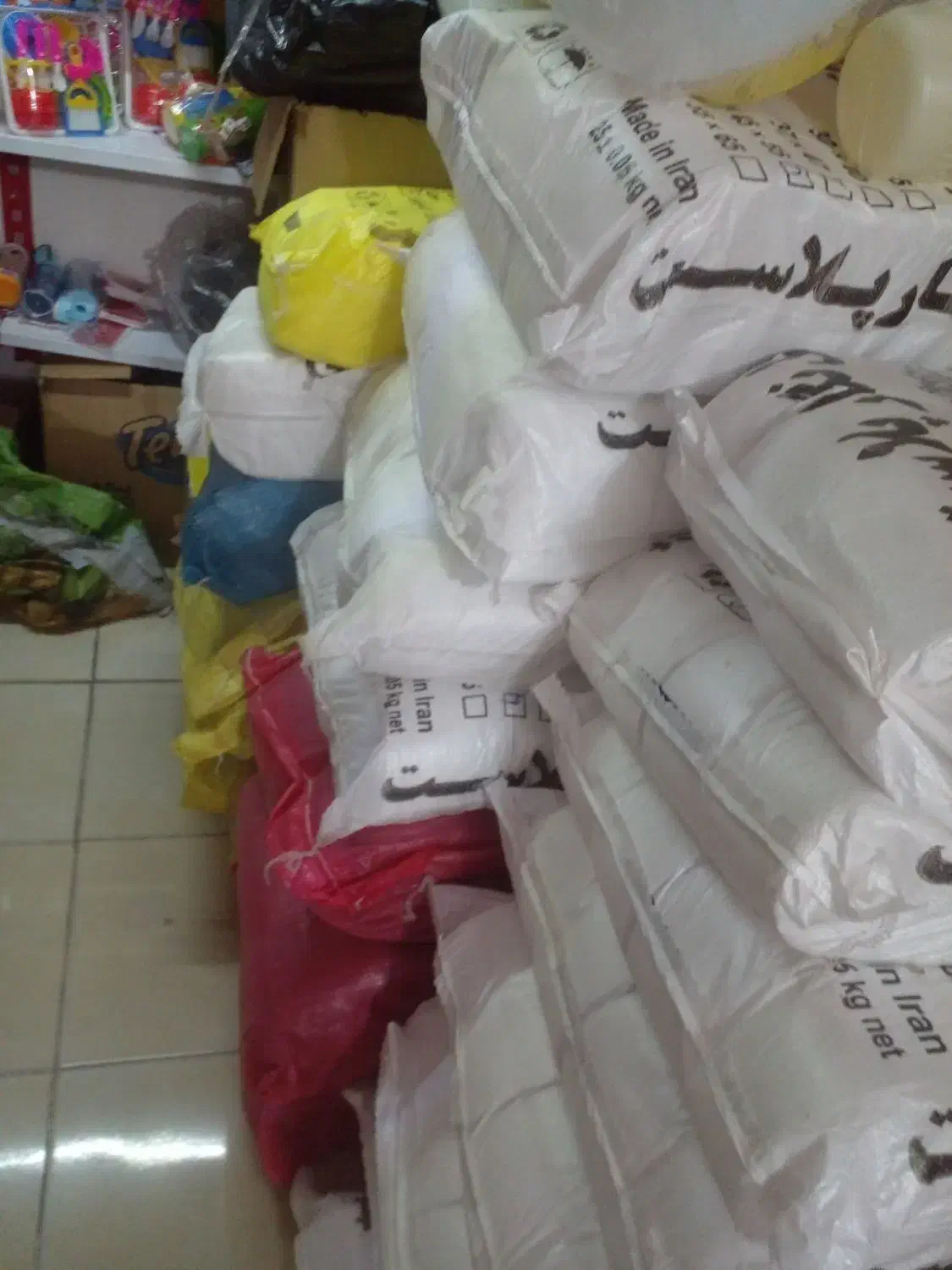 ظرف غذا و نایلون رکابی|ظروف نگهدارنده، پلاستیکی، یکبارمصرف|قهستان, |دیوار