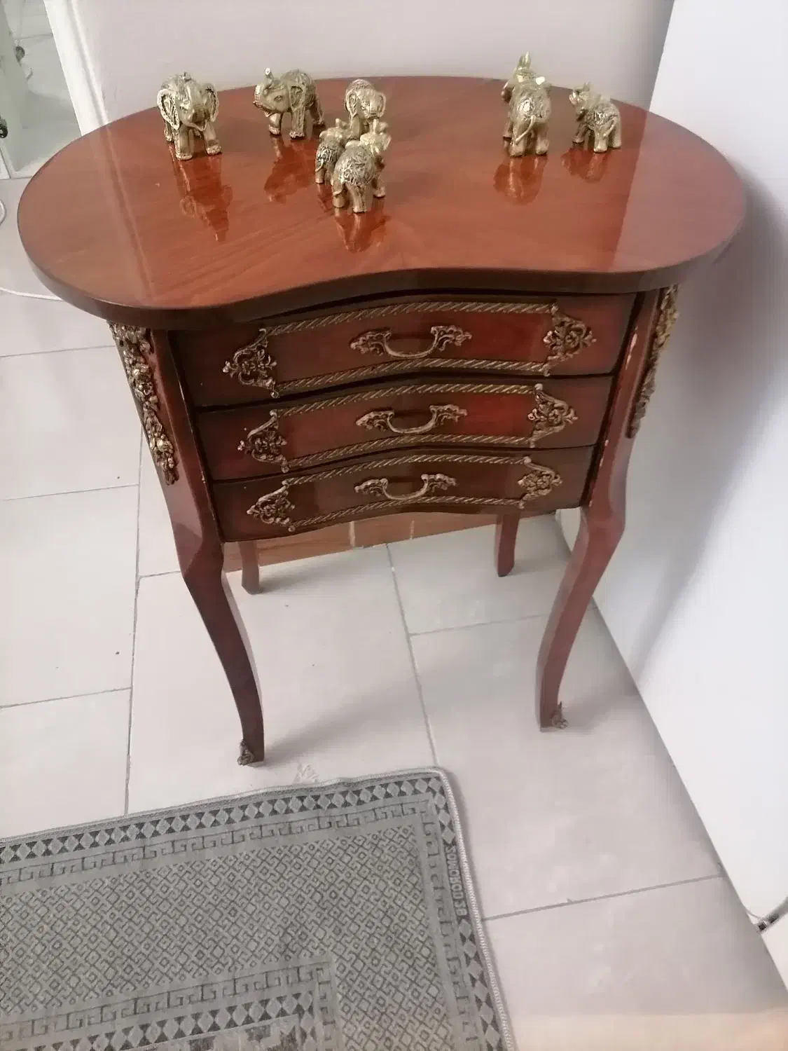 دوعدد میز عسلی ویک عدد میز تلفن|مبلمان خانگی و میز عسلی|تهران, طرشت|دیوار