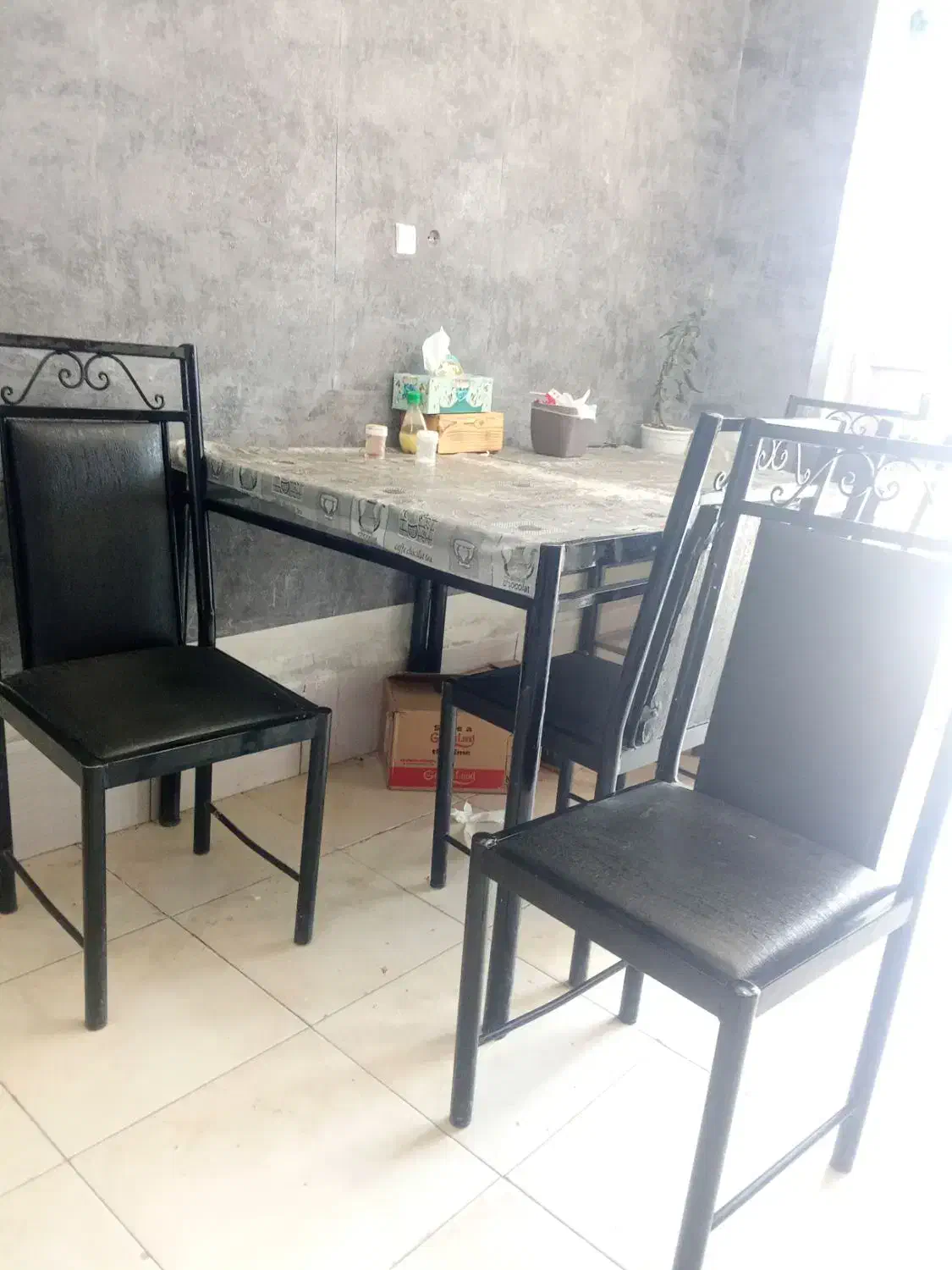 میز صندلی چرب معاوضه ای|میز و صندلی غذاخوری|بلوک, |دیوار