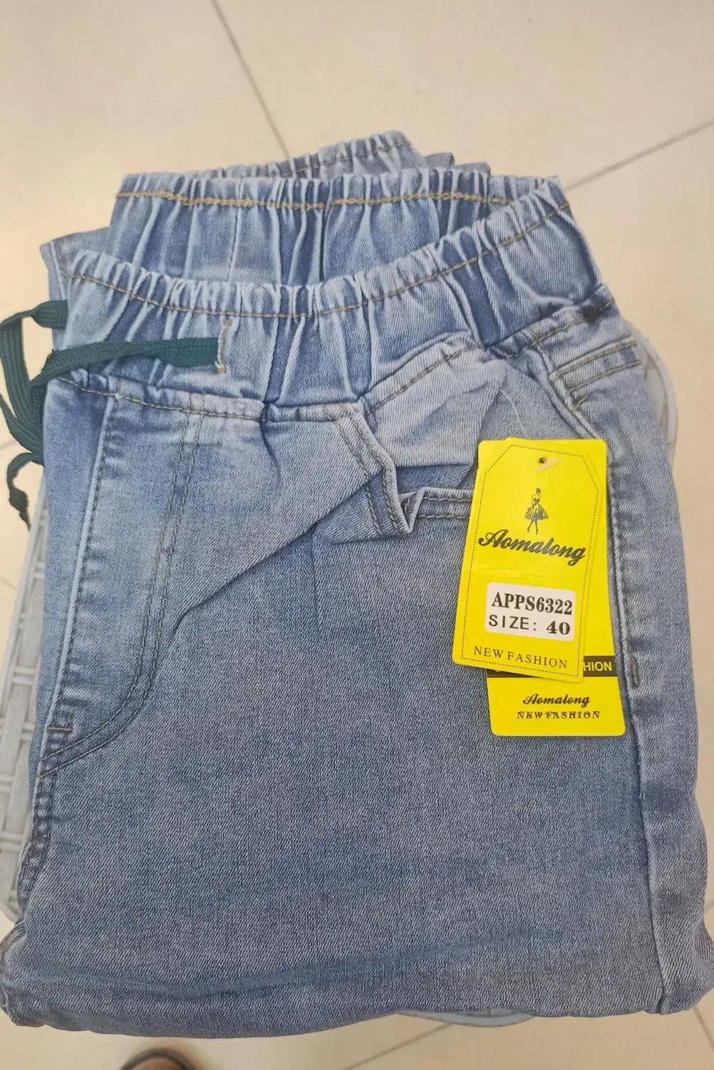 شلوار جین|لباس|قشم, |دیوار