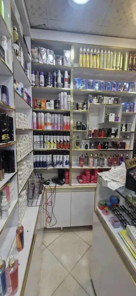 ۵ عدد قفسه و  یک عدد پیشخوان ام دی اف|فروشگاه و مغازه|رشت, علی آباد|دیوار