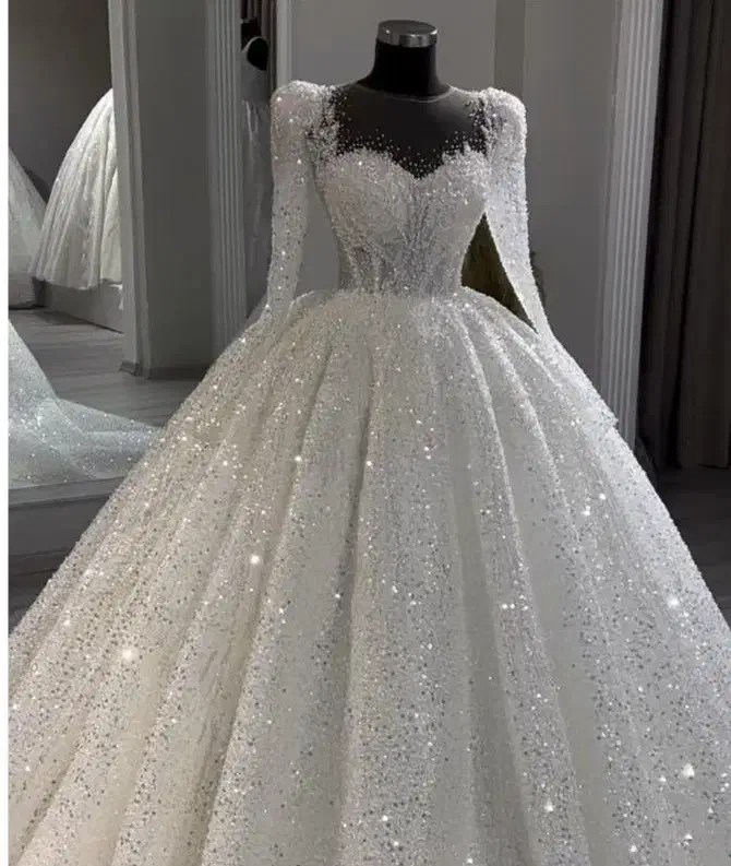 لباس عروس و مجلسی|لباس|نیشابور, فردوس شمالی|دیوار