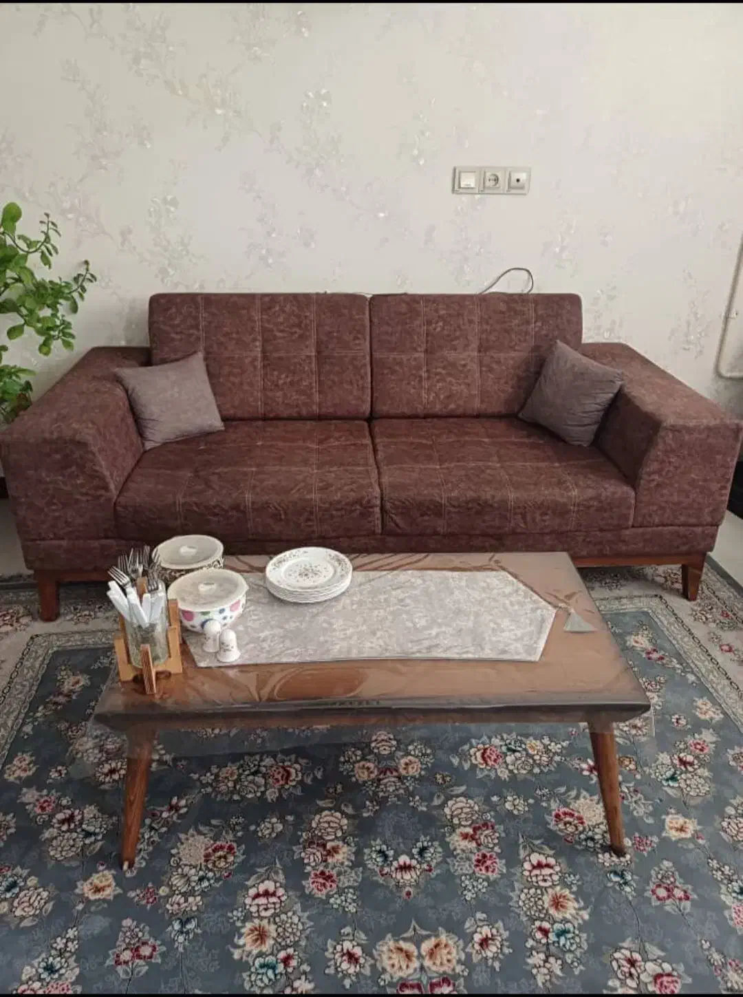 مبل ۷ نفره با میز جلو مبلی|مبلمان خانگی و میز عسلی|آباده, |دیوار