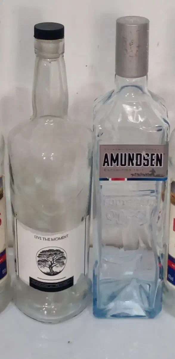 بطری اب|کلکسیون اشیاء عتیقه|مشهد, میان ولایت|دیوار