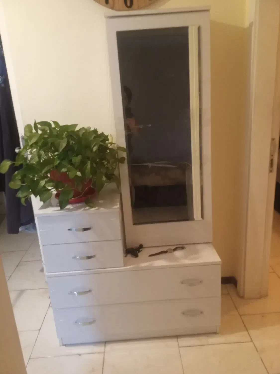 تخت باکس و اینه میز ارایش|تخت و سرویس خواب|پردیس, فاز ۱۱|دیوار