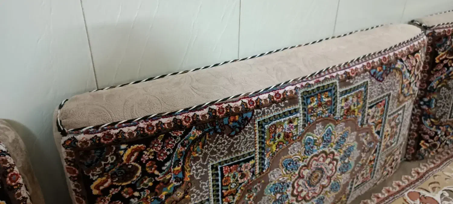 2جفت پشتی|پشتی|قم, ولیعصر|دیوار