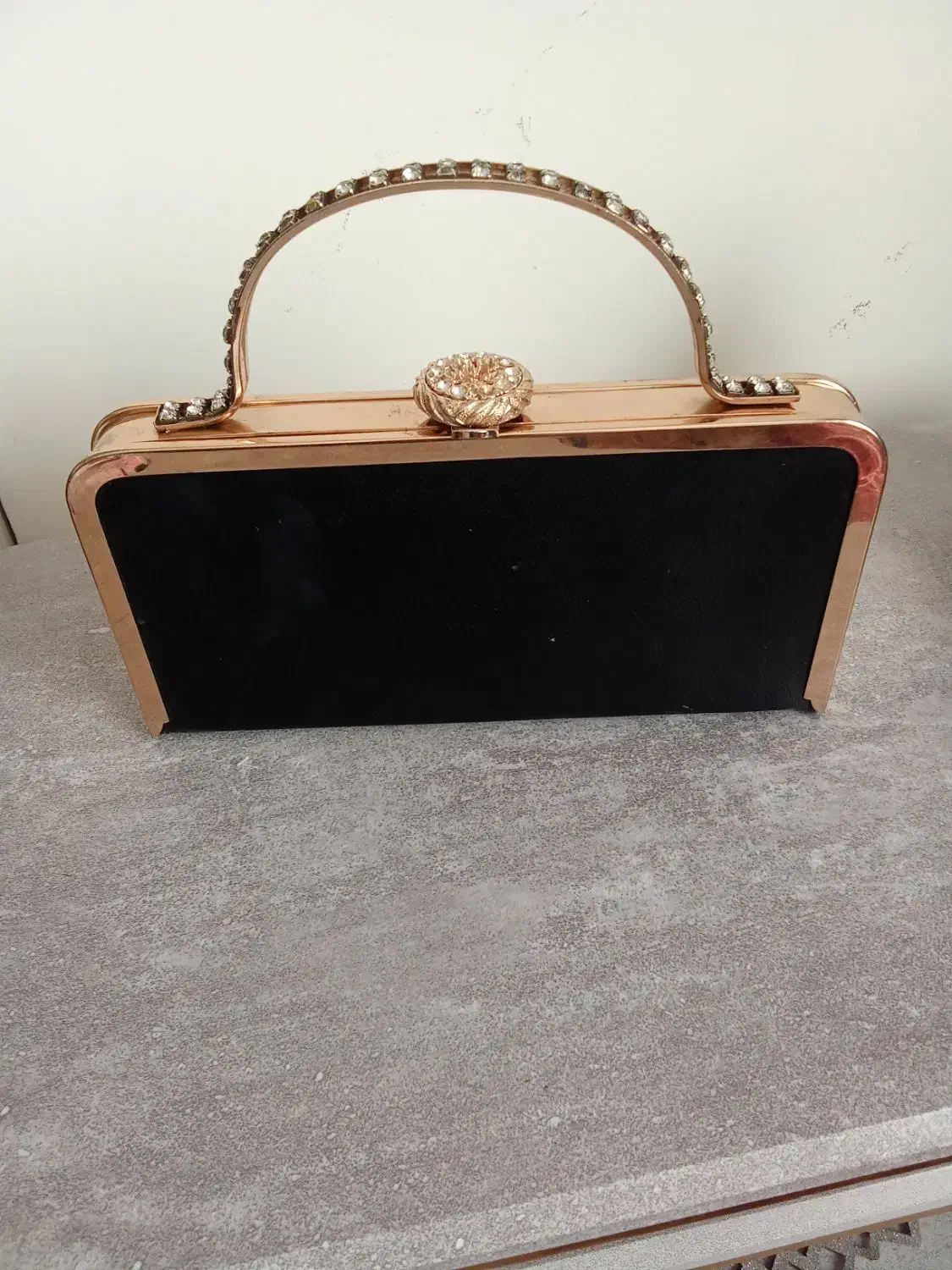 فروش کیف|کیف، کفش، کمربند|خوی, |دیوار