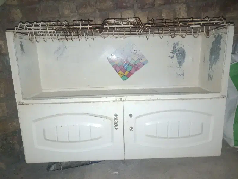 آبچکان|آب‌چکان و نظم‌دهنده ظروف|ساوه, |دیوار