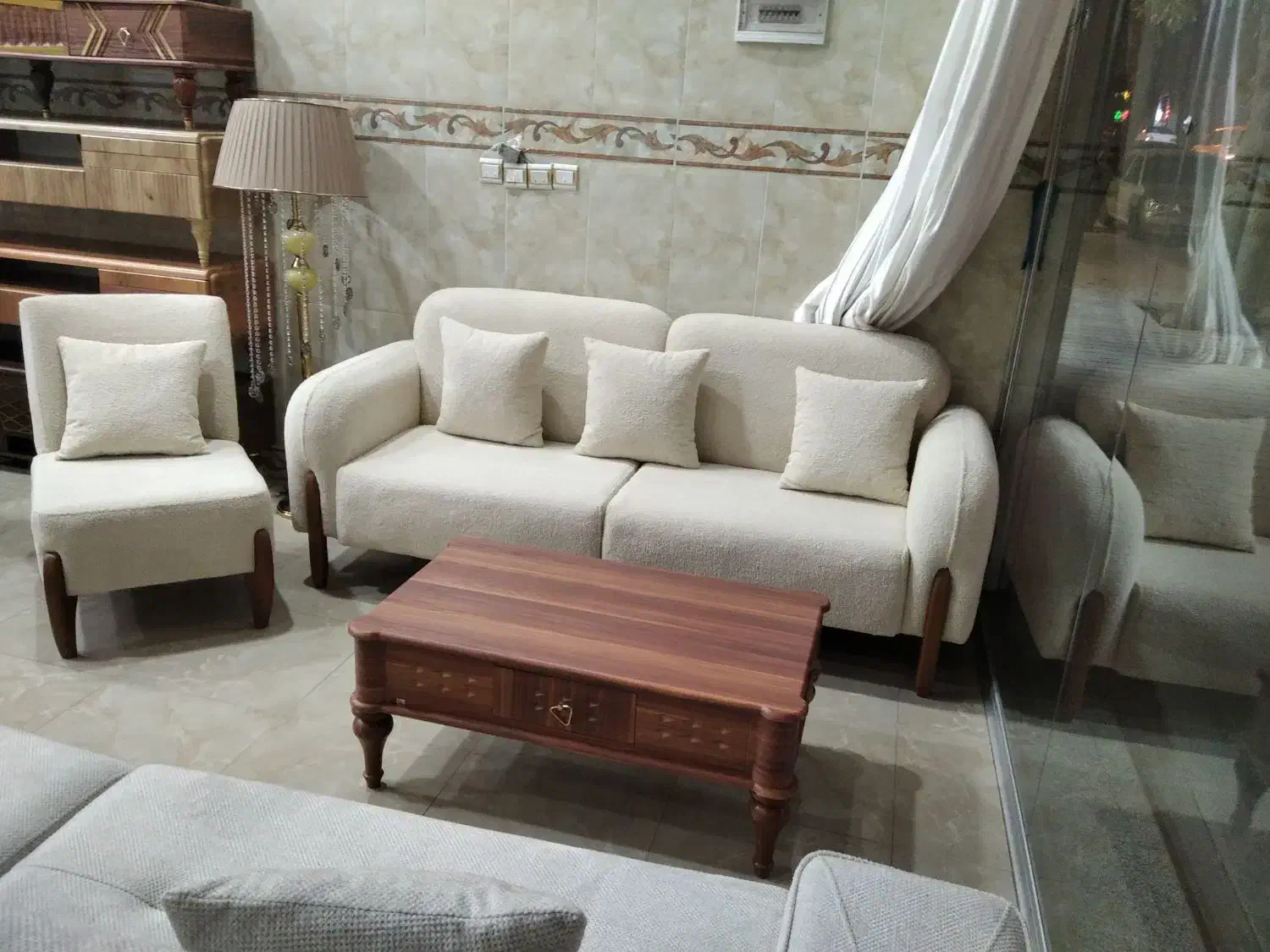 استخدام نیرو ماهر ونیمه ماهر مبل سازی|استخدام صنعتی، فنی، مهندسی|مهاباد (آذربایجان غربی), |دیوار