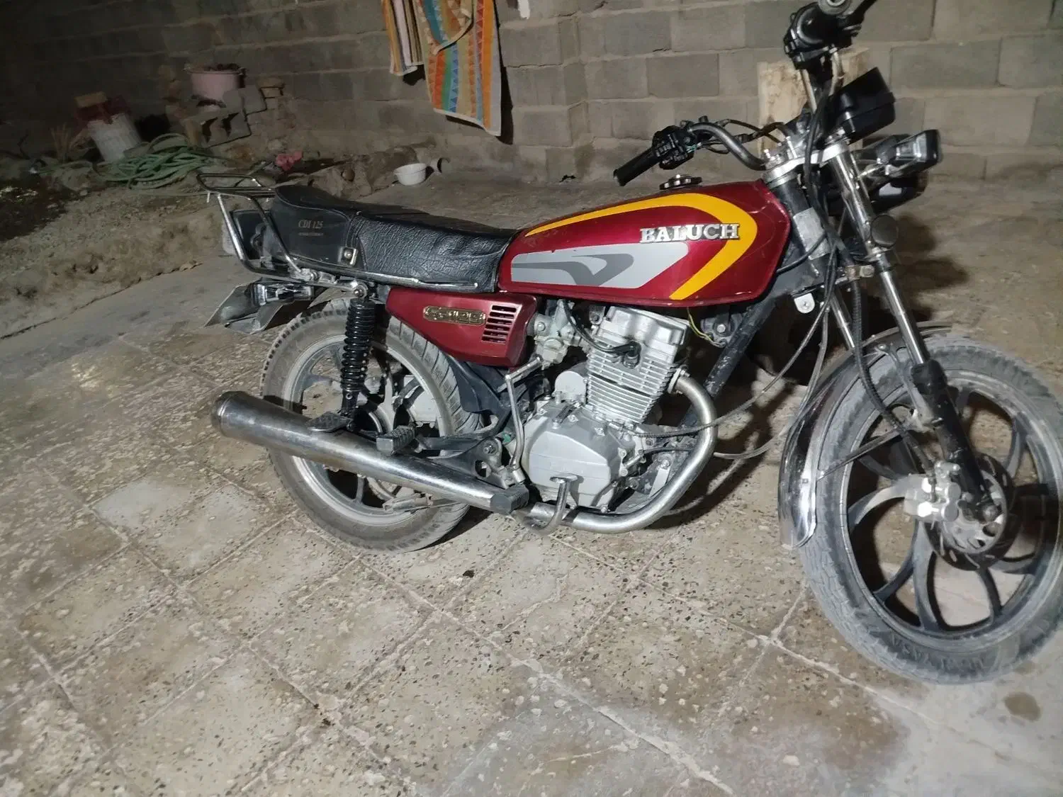 موتور|موتورسیکلت|خاش, |دیوار