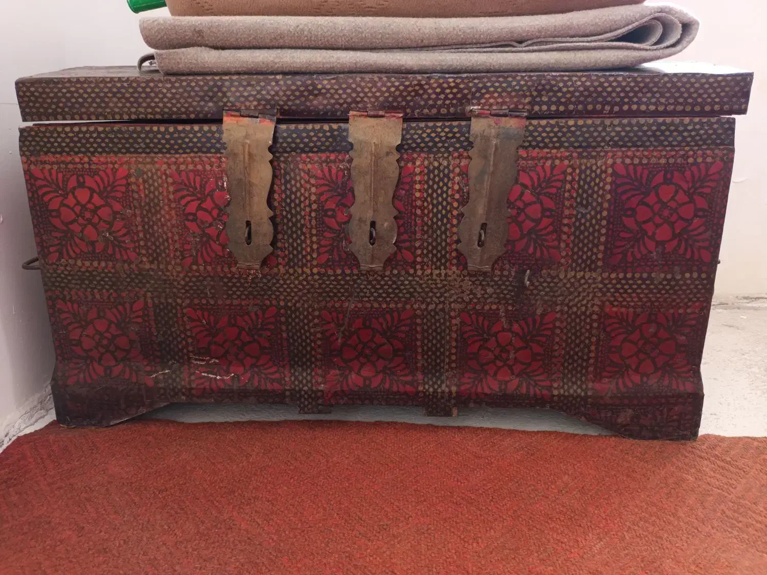 صندوق فلزی قدیمی|صنایع دستی و سایر لوازم تزئینی|آمل, |دیوار