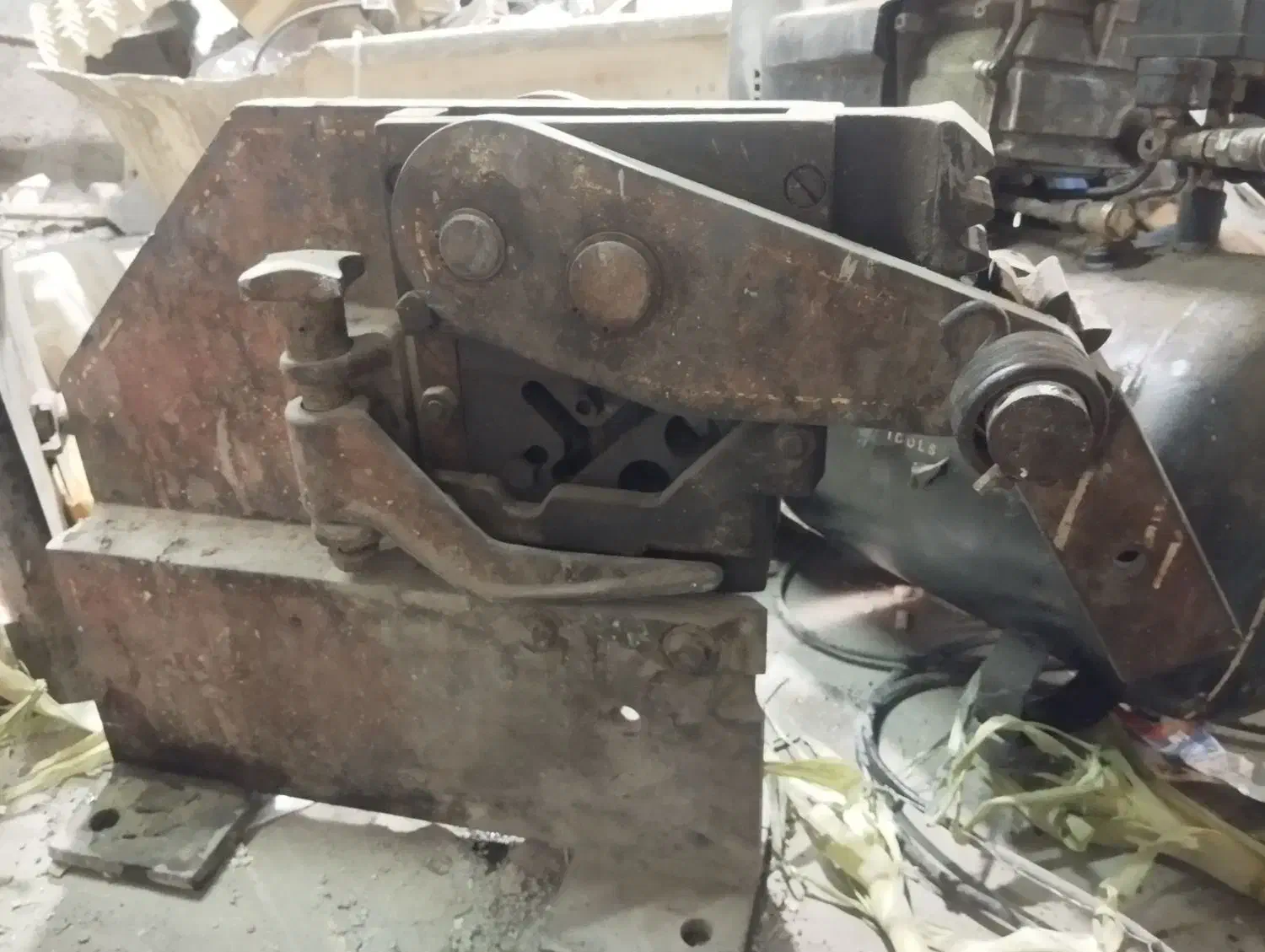 نبشی بر و میلگرد بر فوری فوری|ماشینآلات صنعتی|رباطکریم, شهرستانک|دیوار