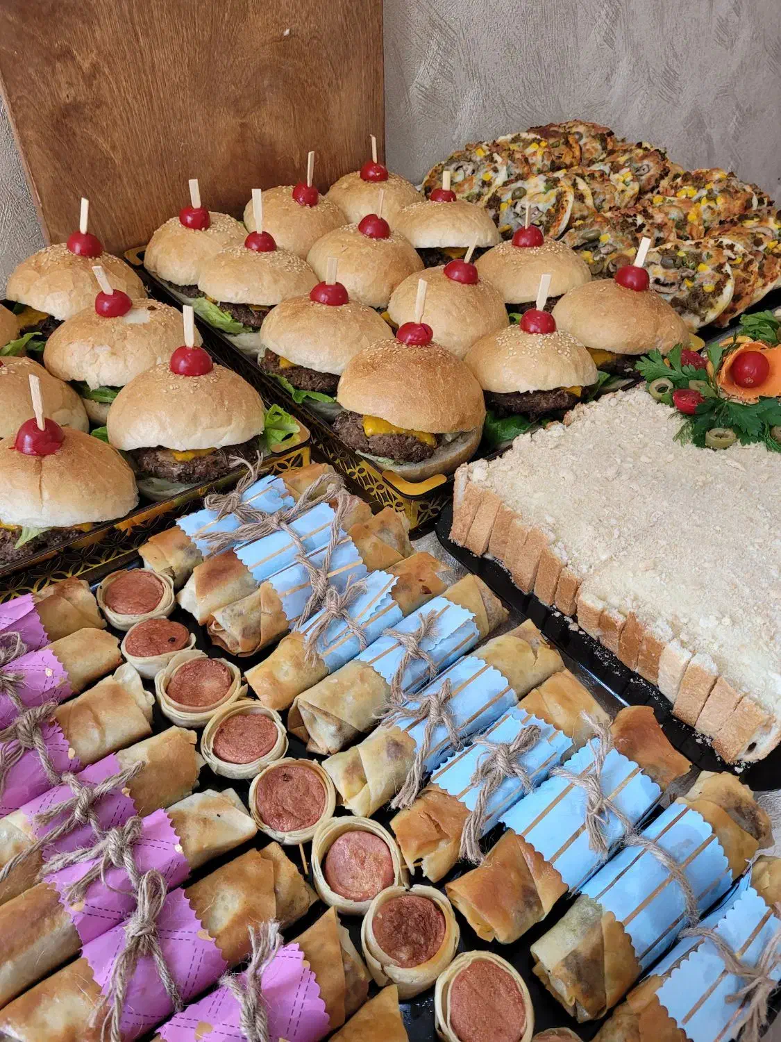 پذیرایی حرفه ای با فینگر فود متنوع و خوشمزه|خدمات پذیرایی، مراسم|اردبیل, |دیوار