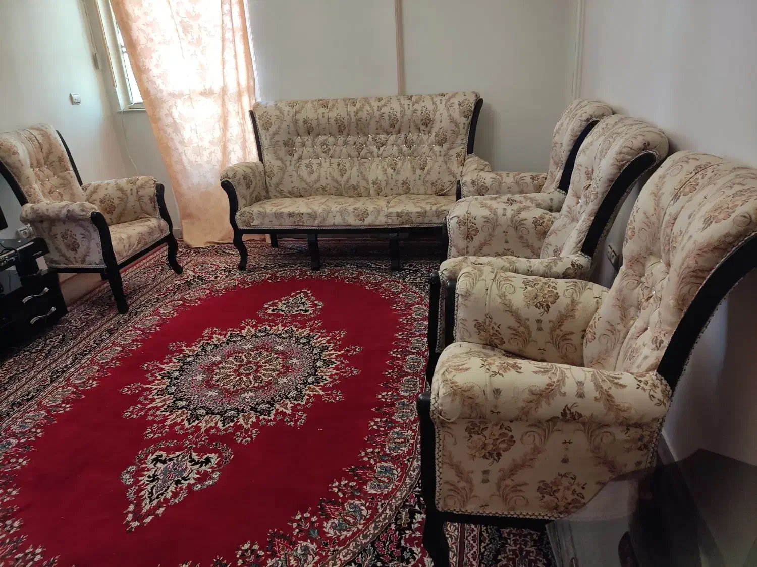 مبل ۷نفره|مبلمان خانگی و میز عسلی|بروجرد, |دیوار