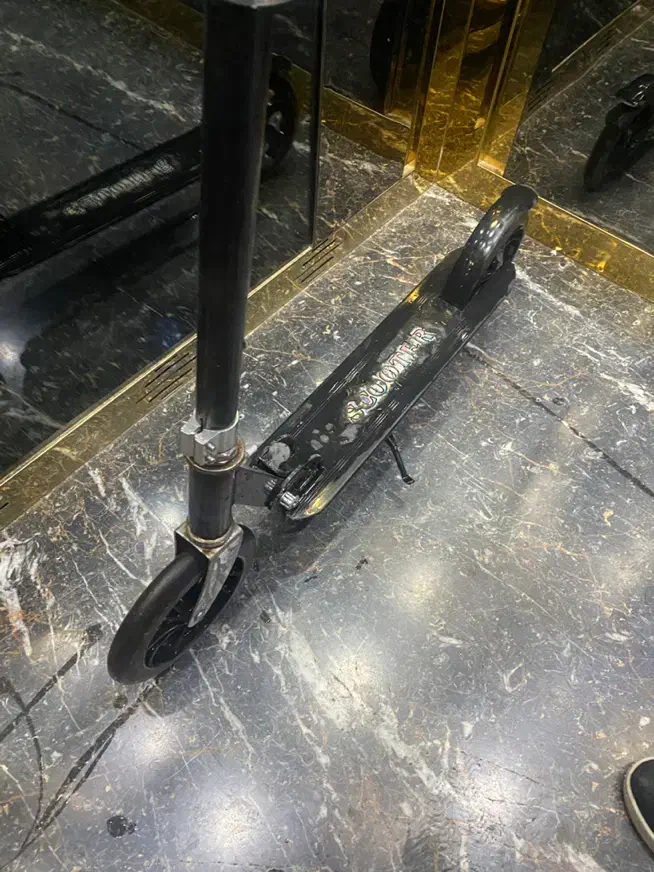 اسکوتر|دوچرخه، اسکیت، اسکوتر|پردیس, فاز ۲|دیوار