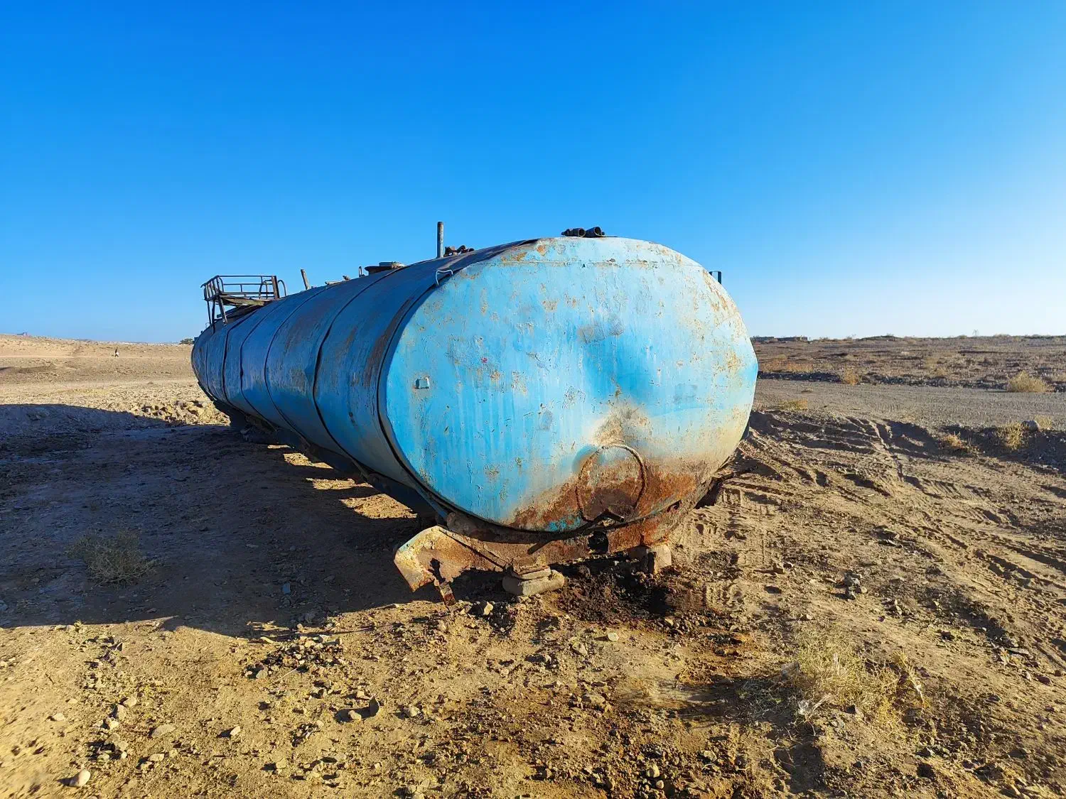 مخزن 35 هزاری گازوئیل|مصالح و تجهیزات ساختمان|تربت‌حیدریه, حاجی یار‎|دیوار