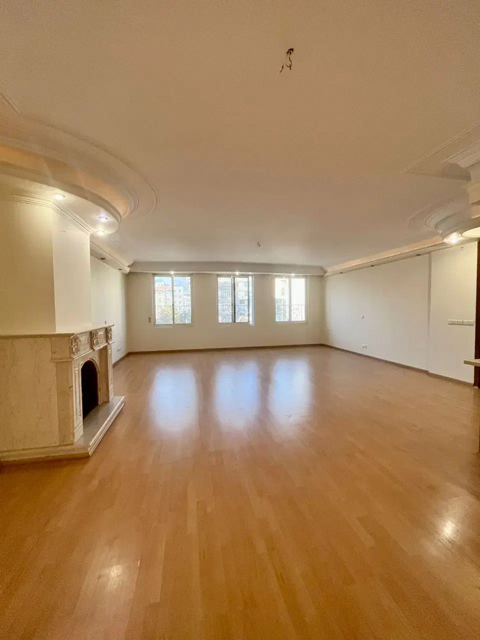 آپارتمان ۲۰۰ متر ۳و۴خواب/پاسداران دشتستان