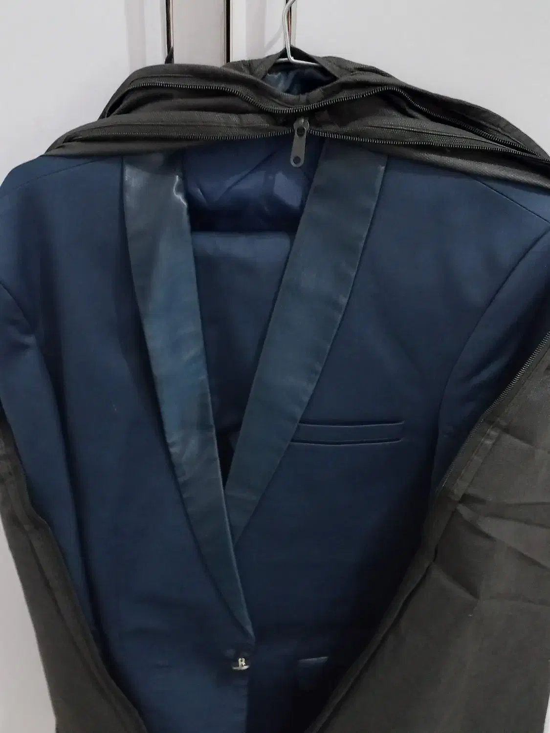 یه دست کت شلوار سرمه ای دامادی با لباس مراسمی|لباس|ایوان, |دیوار