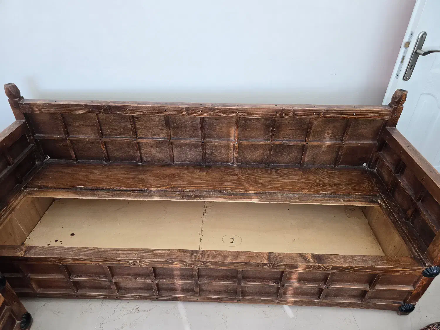 مبل سنتی چوبی|مبلمان خانگی و میز عسلی|همدان, |دیوار